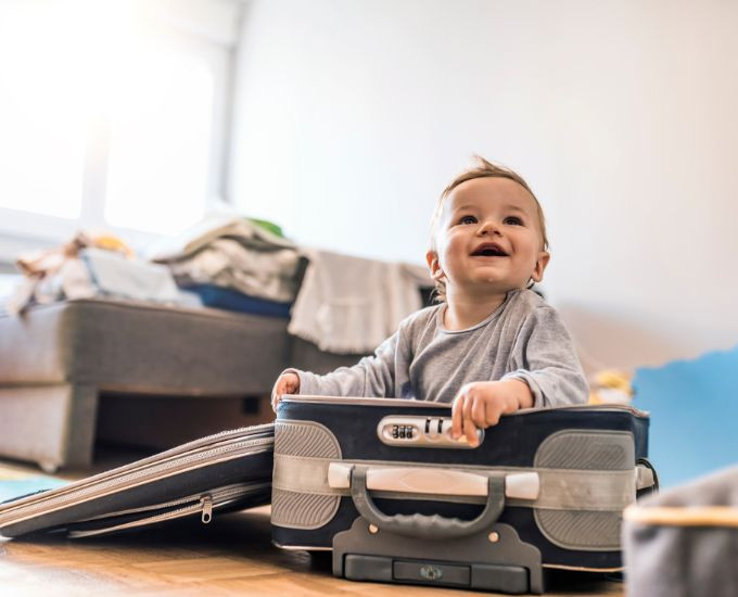 Tous nos conseils pour voyager sereinement avec un bébé