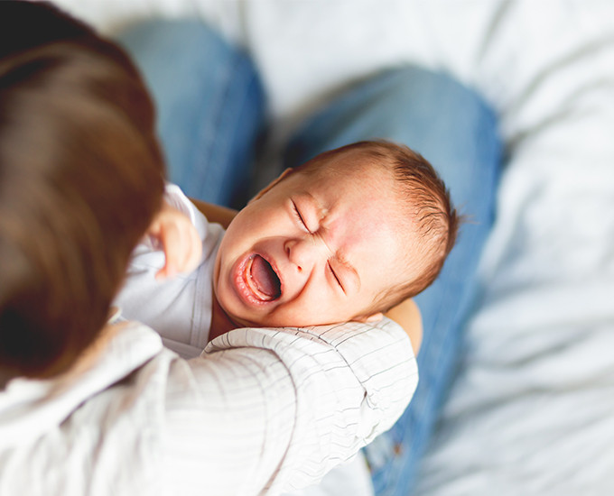 Quelles solutions pour calmer le sommeil agité de bébé ? Nos 8 conseils.